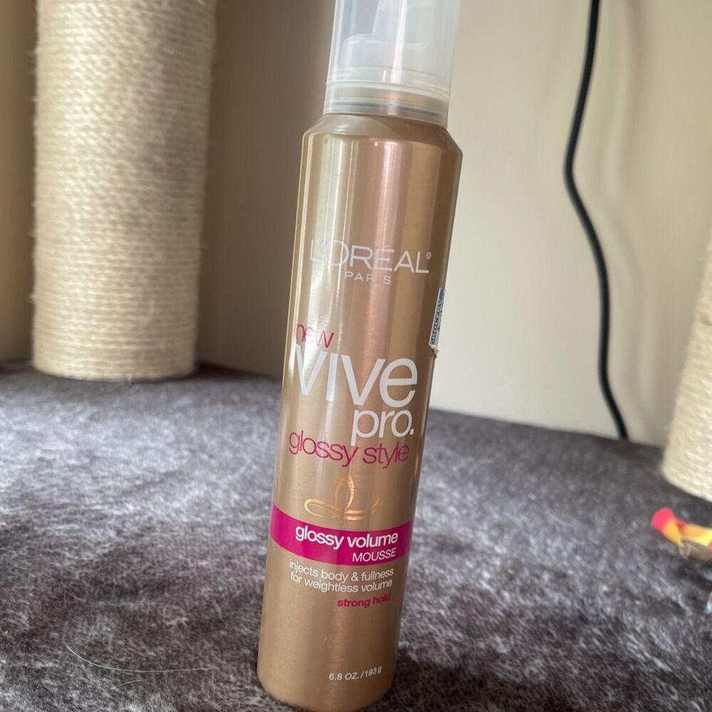 L'Oreal Vive Pro Glossy Style Glossy Volume Mousse Strong Hold - Rare